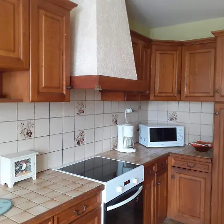Holiday home Fleur De Tilleul Vailhourles