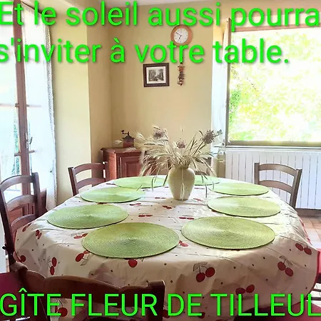 Holiday home Fleur De Tilleul Vailhourles