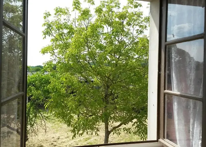 Fleur De Tilleul Nyaraló Vailhourles